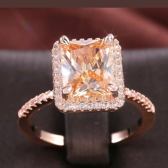 Jewelry - NWT Champagne Crystal Rose Gold Ring